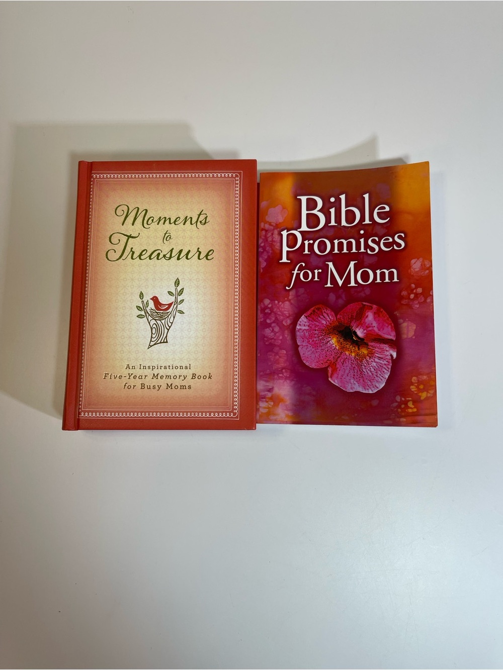 Mom’s Book Lot Of 2- Moments to Treasure:  Five-Year Line A Day / Bible Promises